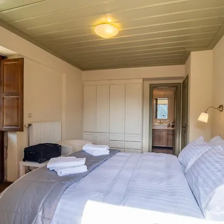 Villa Korfes-κορφές τριώροφη για οικογένειες και παρέες