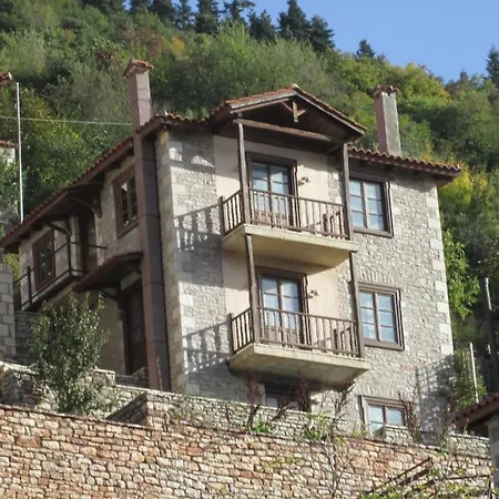Villa Korfes-πέτρινη τριώροφη βίλα-άνεση & ιδιωτικότητα