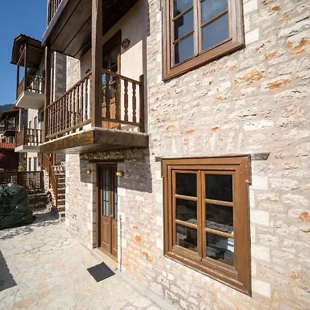 Korfes: Three-story Family Retreat * Karpenisi